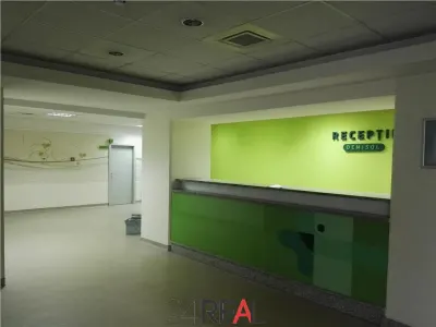 Vanzare cladire pe etaje - pretabil clinica, spital - foto 6