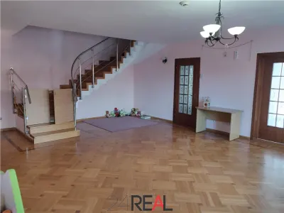 Vila de vanzare pretabila pentru rezidenta/birouri/gradinita - foto 4
