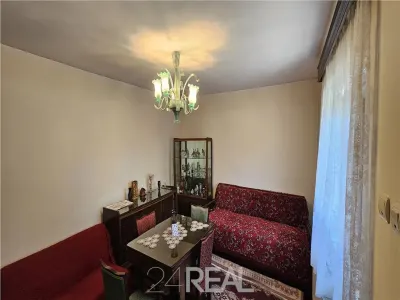 De vanzare - casa si curte mare in zona Metroului Republica - foto 8