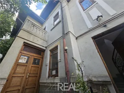 Inchiriere spatiu comercial - 950 Euro per etaj - Bucuresti