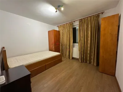 Inchiriere Apartament 4 camere Decomandat Centru- Palas - foto 4
