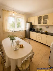 Casa individuala cu 5 camere, garaj, pivnita si curte proprie, Sangeorgiu de Mures - foto 3