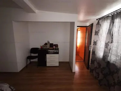 200mp utili Vila 5 cam zona Piata Saraca, 300mp teren cu 15m deschidere - foto 16