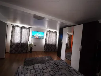 200mp utili Vila 5 cam zona Piata Saraca, 300mp teren cu 15m deschidere - foto 6