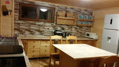 RATE Pensiune Piscina Superba***pe mal Lac Mocearu  70km de Buzau - foto 11