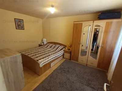 CASA NOUA 2 corpuri  Teren 300 mp, zona Chercea - foto 5