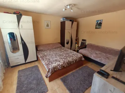 CASA NOUA 2 corpuri  Teren 300 mp, zona Chercea - foto 7