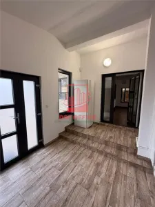 Casa mobilata Panouri Fotovoltaice Garaj Beci Valea Ursului - foto 8