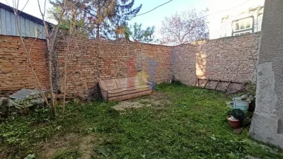 Casa centru istoric doua corpuri cladire 3 camere - foto 3