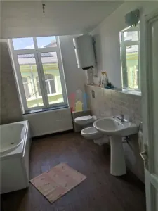 Casa Demisol si parter, 4 camere, ULTRACENTRAL - foto 8
