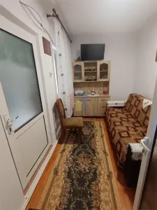 Casa Chercea, doua corpuri cladire, 3 camere, suprafata 256 mp - foto 3