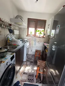 Casa Chercea, doua corpuri cladire, 3 camere, suprafata 256 mp - foto 8
