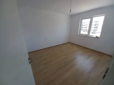 Etaj intermediar. Langa parc si Profi. Bucatarie inchisa. - foto 7