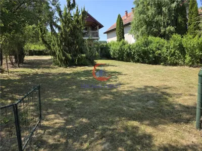 Cabana cu 2 dormitoare la Lacul Surduc – P+M, teren 445 mp, 2 terase, zon? verde superb?. - foto 5