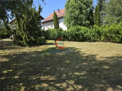 Cabana cu 2 dormitoare la Lacul Surduc – P+M, teren 445 mp, 2 terase, zon? verde superb?. - foto 6