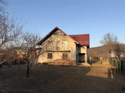 Vilă în Pătrăuți + 8400mp teren - foto 17