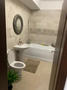Apartament 3 camere, 2 bai si 1 loc de parcare - foto 2