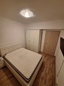 Peoprietar,  inchiriez apartament cu doua camere - foto 4