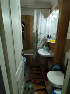 Apartament  3 camere Gemenii renovat 149000 Euro - foto 2