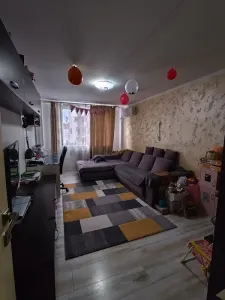 Apartament  3 camere Gemenii renovat 149000 Euro - foto 5