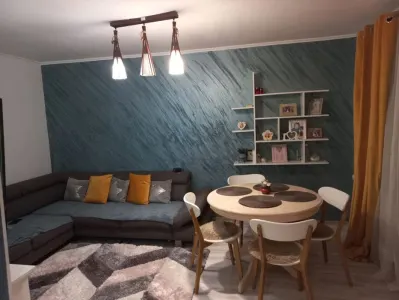 Apartament 3 camere decomandat. Faget,parcare,158000 Euro - Brasov