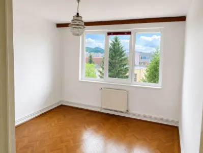 Apartament  2 camere Centrul- Civic ,etaj intermediar,112000 Euro - Brasov