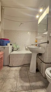Apartament 3 camere  zona Judetean,  decomandat , mobilat-utilat,500 Euro - foto 12