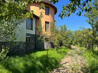 DE VANZARE CONAC / VILA / 800 MPU/ 14 CAMERE/ 35 ARII DE TEREN/ VALEA GHINZII - foto 5