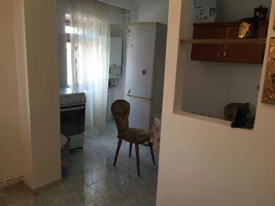 Apartament 3 camere de închiriat â€“ Independenței, lângă Universitatea de Medicină și Farmacie â€žGrigore T. Popaâ€ din Iași - foto 4