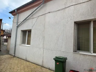 Casa de vanzare in Odobesti, zona centrala. - foto 3