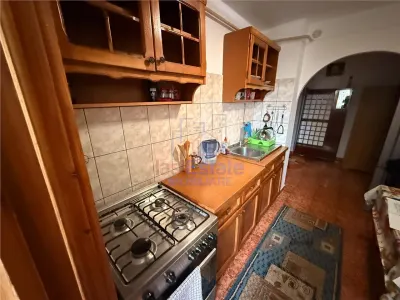 Apartament 2 camere decomandat, 46 mp - Canta, etaj 2 - foto 5