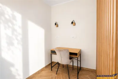 Pe Castelului, resedinta urbana cu identitate, renovata 2026, 2 bai, curte discreta, Centrul Istoric, Brasov - foto 13