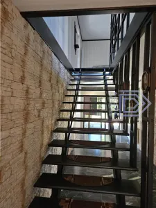 Suceava, casa deosebita in zona linistita. - foto 8