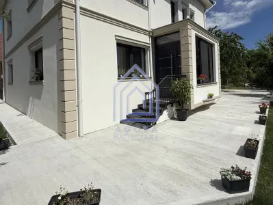 Casa de vanzare - 194 mp utili si 1000 mp teren - Burdujeni - foto 2