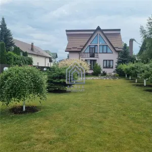 Vila de vanzare 260 mp cu anexe 40 mp si teren 1600 mp - foto 3