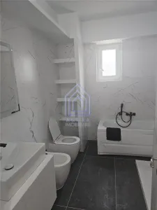 Apartament nou, mobilat ,utilat si boxa. Posibilitate parcare. - foto 10