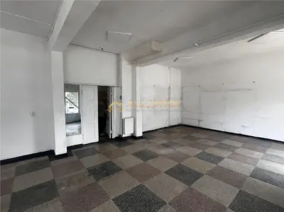 Spatiu comercial de 120 mp in Plopeni, zona cu vad . - foto 2