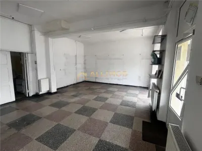Spatiu comercial de 120 mp in Plopeni, zona cu vad . - foto 7