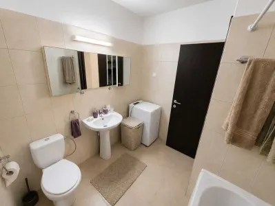 Apartament de închiriat â€“ Etaj 6/8, zona Flora, garaj pentru depozitare - foto 8