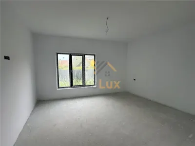 Apartament de vanzare, 3 camere cu gradina proprie, str. Alba Iulia - foto 3