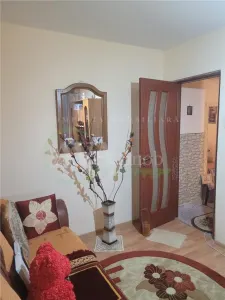 Apartament 3 camere nedecomandate, zona Cora - foto 9