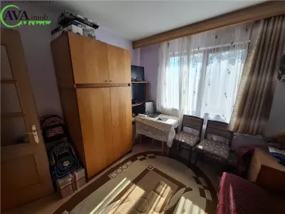 Apartament 3 semidecomandate | Etaj 3, zona Milcov - foto 3