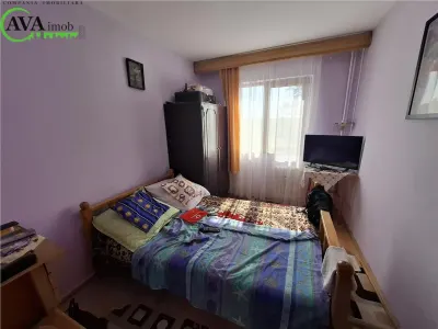 Apartament 3 semidecomandate | Etaj 3, zona Milcov - foto 5
