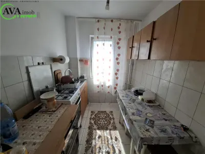 Apartament 3 semidecomandate | Etaj 3, zona Milcov - foto 6