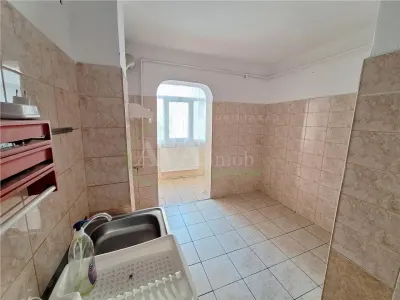 Apartament 3 decomandate, etaj 2, zona Milcov-Bacau - foto 13