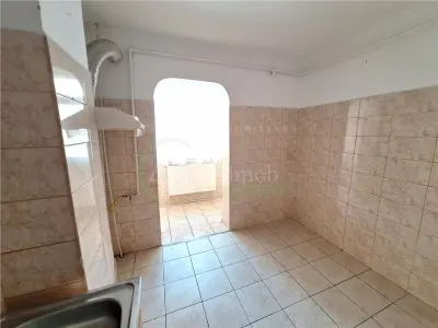 Apartament 3 decomandate, etaj 2, zona Milcov-Bacau - foto 14