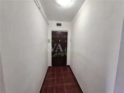 Apartament 3 decomandate, etaj 2, zona Milcov-Bacau - foto 16