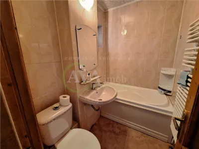 Apartament 3 decomandate, etaj 2, zona Milcov-Bacau - foto 10