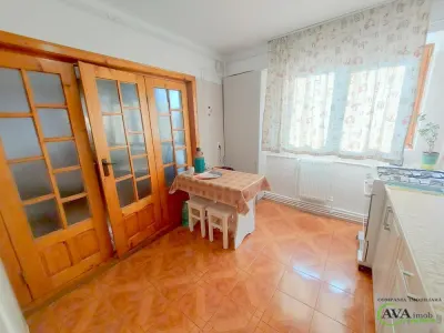 Apartament 3 camere decomandat, zona Mioritei - foto 4