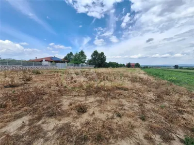 Teren intravilan 2700 mp, deschidere 123 ml, zona Hemeiusi - foto 3